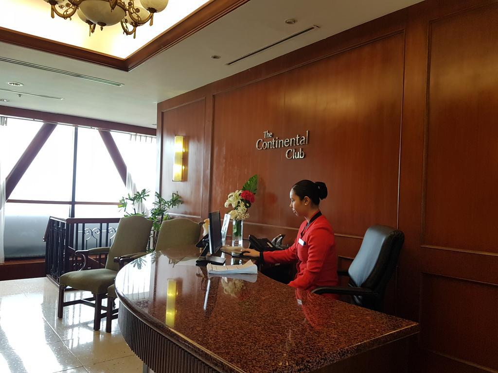 Marco Polo Plaza Cebu Hotel Ngoại thất bức ảnh Concierge at the lobby of the hotel