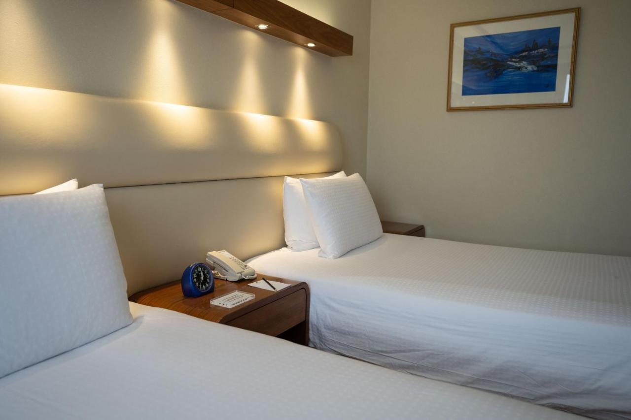 Marco Polo Plaza Cebu Hotel Ngoại thất bức ảnh A room at the hotel